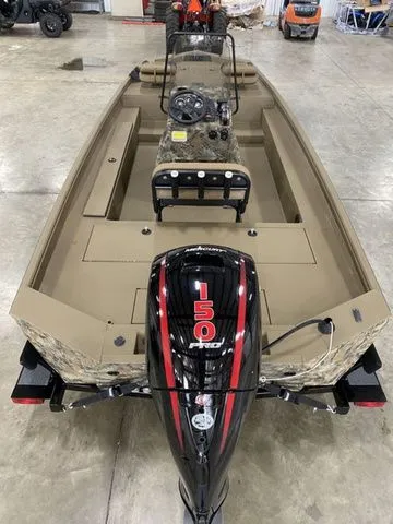 Slide: The Image of Excel Catfish Pro 21' Center Console 2025 - 16