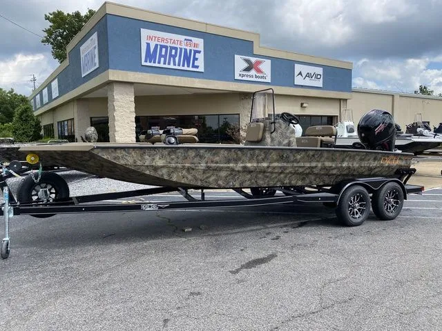 Slide: The Image of Excel Catfish Pro 21' Center Console 2025 - 2