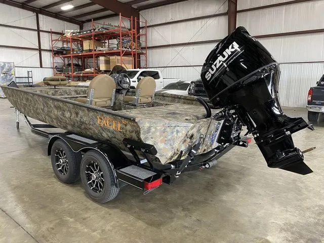 Slide: The Image of Excel Catfish Pro 21' Side Console 2025 - 14