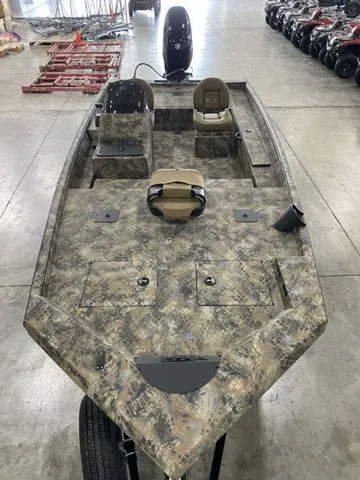 Slide: The Image of Excel Catfish Pro 21' Side Console 2025 - 16