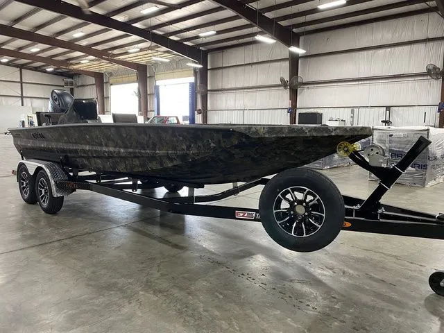 Slide: The Image of Excel BOLT 203 W/ Suzuki Stealth 150 2026 - 10