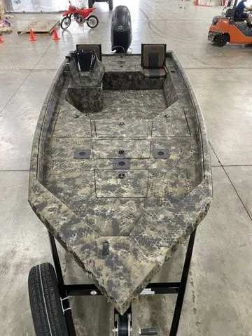 Slide: The Image of Excel BOLT 203 W/ Suzuki Stealth 150 2026 - 15