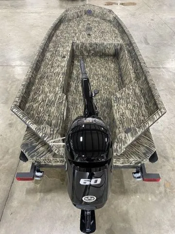 Slide: The Image of SeaArk 1752 Slayer Pro 2025 - 6