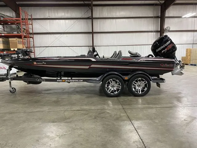 Slide: The Image of Bass Cat Puma FTD Silhouette 2015 - 14