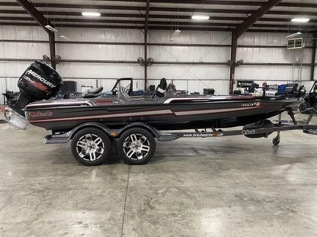 Slide: The Image of Bass Cat Puma FTD Silhouette 2015 - 20