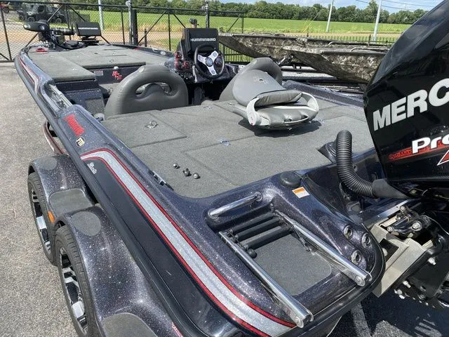 Slide: The Image of Bass Cat Puma FTD Silhouette 2015 - 7