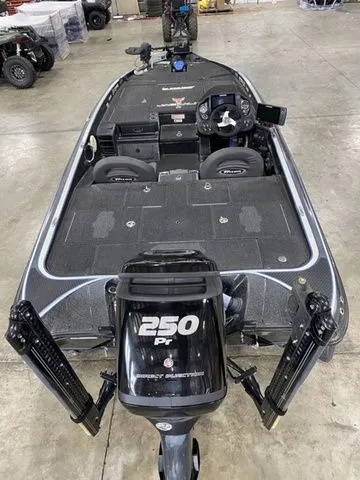 Slide: The Image of Triton 20 TRX Patriot 2019 - 13