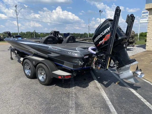 Slide: The Image of Triton 20 TRX Patriot 2019 - 3