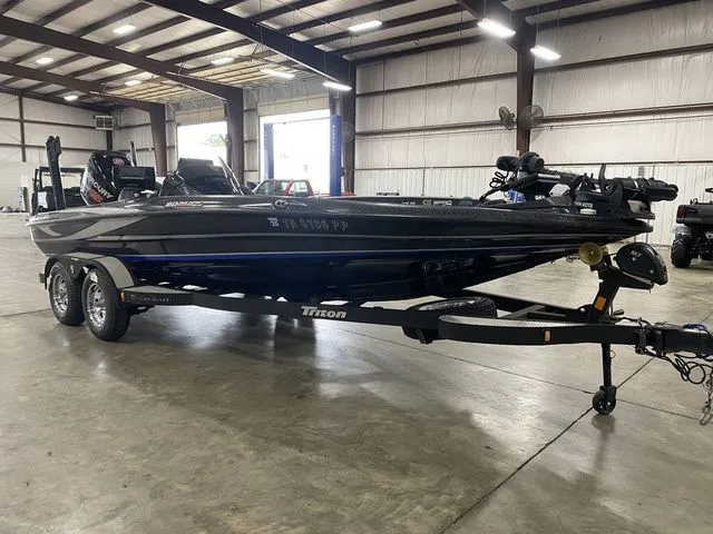 Slide: The Image of Triton 20 TRX Patriot 2019 - 8