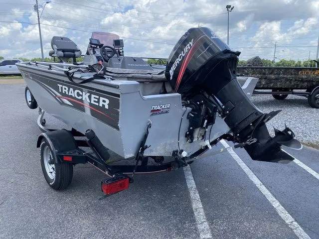 Slide: The Image of Tracker SUPER GUIDE V16 W/ MERCURY 50 2007 - 3