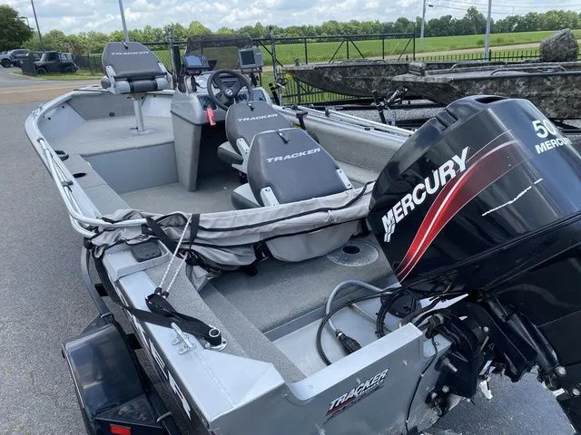 Slide: The Image of Tracker SUPER GUIDE V16 W/ MERCURY 50 2007 - 7