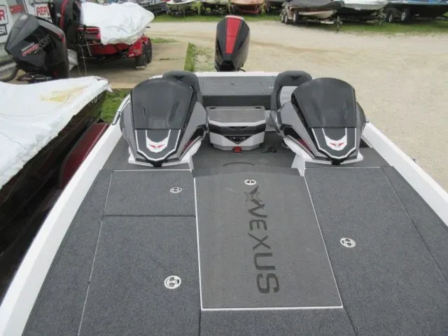 Slide: The Image of Vexus Vxs21 / Mercury 300L Racing TM 2025 - 13