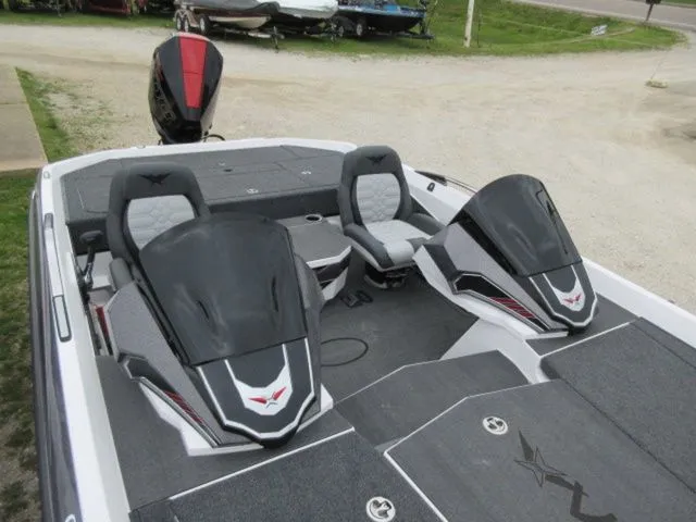 Slide: The Image of Vexus Vxs21 / Mercury 300L Racing TM 2025 - 16