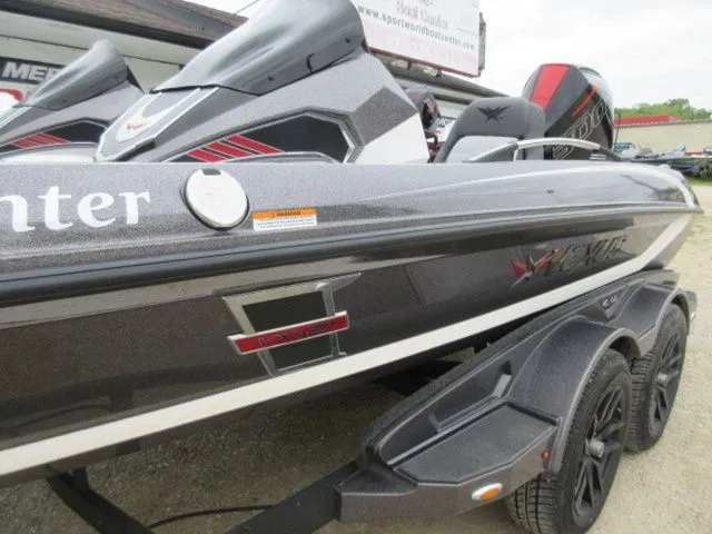 Slide: The Image of Vexus Vxs21 / Mercury 300L Racing TM 2025 - 2