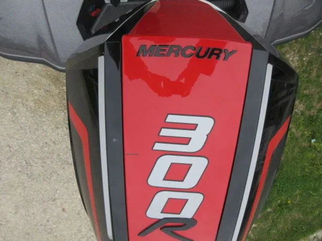Slide: The Image of Vexus Vxs21 / Mercury 300L Racing TM 2025 - 20