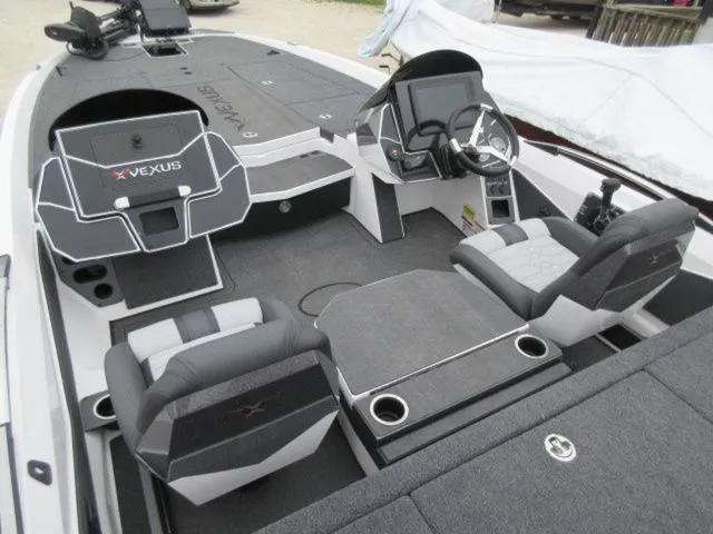 Slide: The Image of Vexus Vxs21 / Mercury 300L Racing TM 2025 - 24