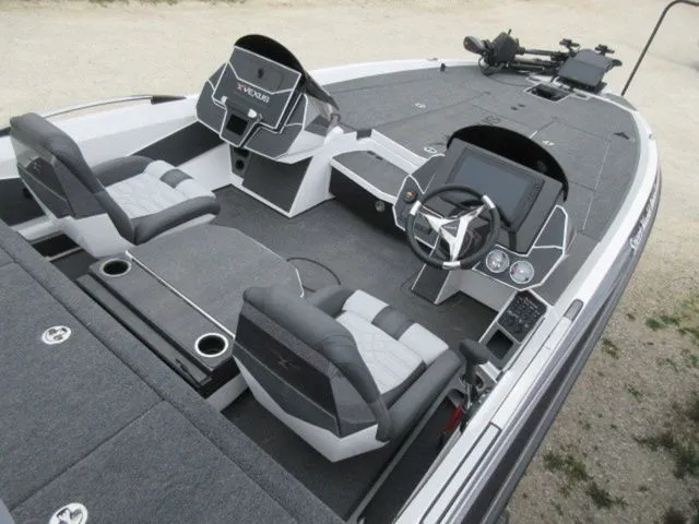 Slide: The Image of Vexus Vxs21 / Mercury 300L Racing TM 2025 - 25