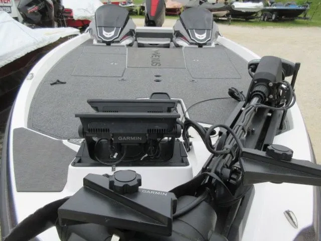 Slide: The Image of Vexus Vxs21 / Mercury 300L Racing TM 2025 - 7