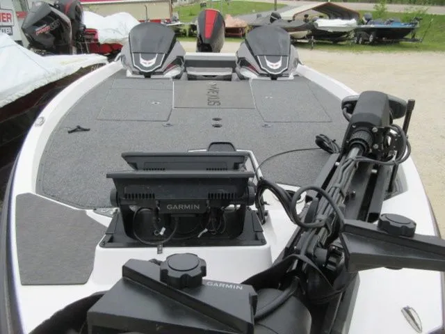 Slide: The Image of Vexus Vxs21 / Mercury 300L Racing TM 2025 - 8