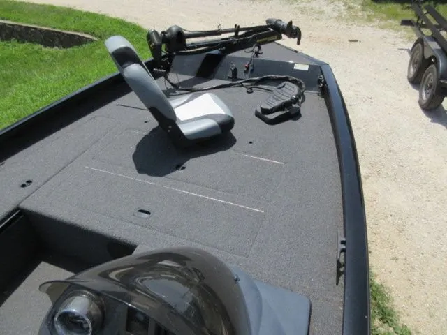 Slide: The Image of Lowe 175 Stinger / Mercury 60Hp Outboard / Trolling Mot 2016 - 11