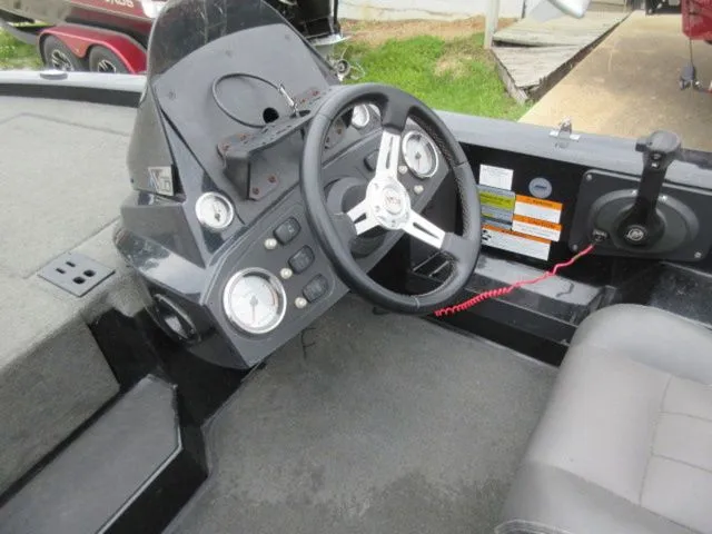 Slide: The Image of Stratos 186 Bass Boat Pkg / Mercury 115 PRO XS 2015 - 14