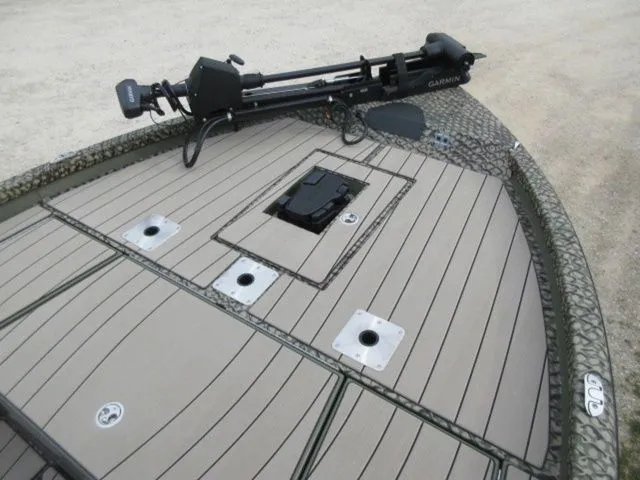 Slide: The Image of Vexus ACX2210 CAMO Center Console / 250XL PRO XS 4-STRO 2025 - 25