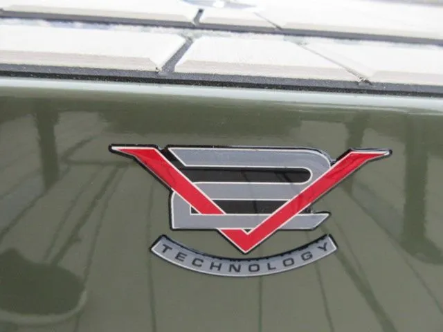 Slide: The Image of Vexus ACX2210 CAMO Center Console / 250XL PRO XS 4-STRO 2025 - 33