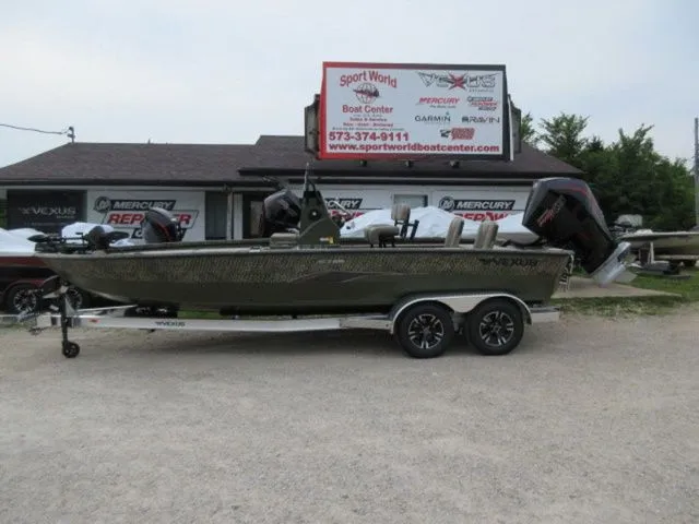 Slide: The Image of Vexus ACX2210 CAMO Center Console / 250XL PRO XS 4-STRO 2025 - 5