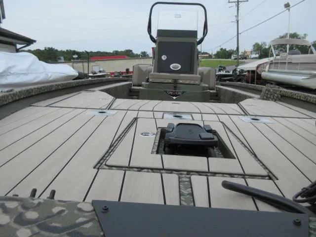 Slide: The Image of Vexus ACX2210 Center Console / 250 ProXS 4stroke/ 7 YEAR 2025 - 10