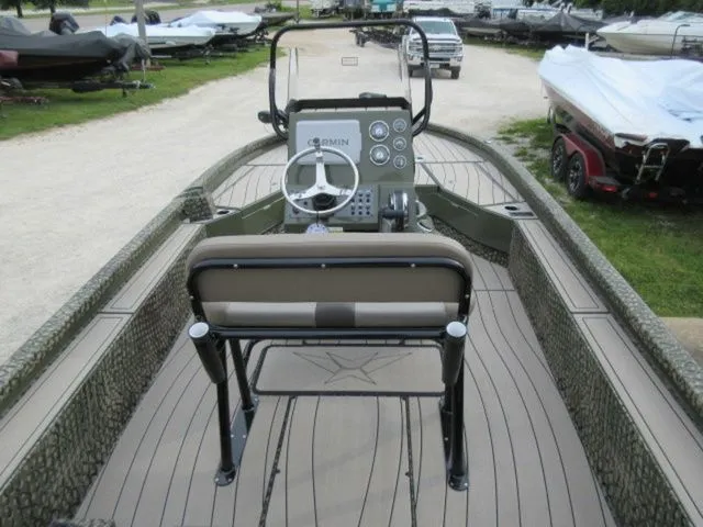 Slide: The Image of Vexus ACX2210 Center Console / 250 ProXS 4stroke/ 7 YEAR 2025 - 18
