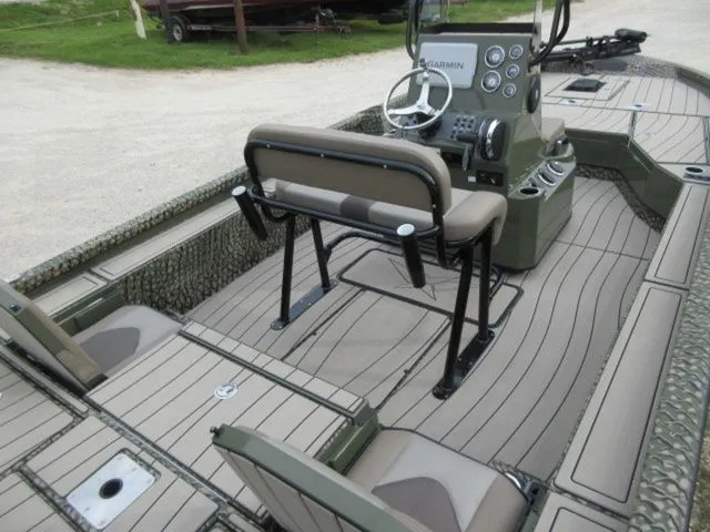 Slide: The Image of Vexus ACX2210 Center Console / 250 ProXS 4stroke/ 7 YEAR 2025 - 20