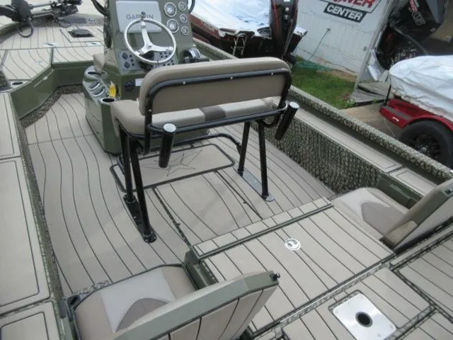 Slide: The Image of Vexus ACX2210 Center Console / 250 ProXS 4stroke/ 7 YEAR 2025 - 21
