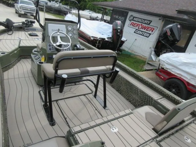 Slide: The Image of Vexus ACX2210 Center Console / 250 ProXS 4stroke/ 7 YEAR 2025 - 22