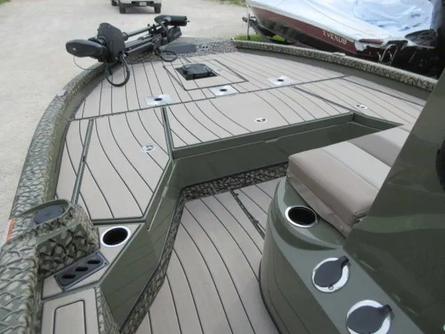 Slide: The Image of Vexus ACX2210 Center Console / 250 ProXS 4stroke/ 7 YEAR 2025 - 24