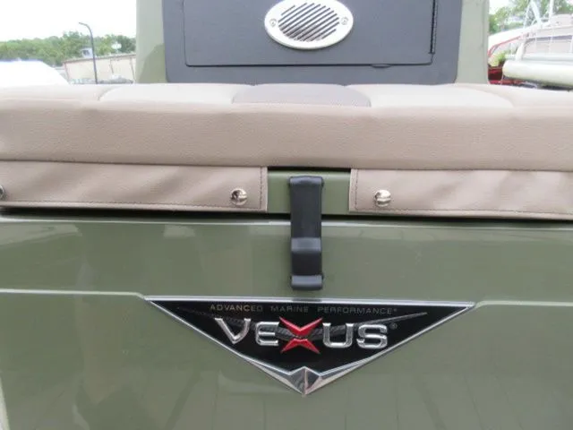 Slide: The Image of Vexus ACX2210 Center Console / 250 ProXS 4stroke/ 7 YEAR 2025 - 30