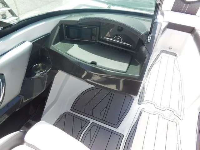 Slide: The Image of Monterey 235SS Super Sport 2023 - 14