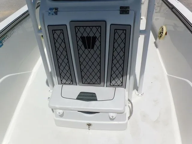 Slide: The Image of Wellcraft 202 Fisherman 2020 - 10