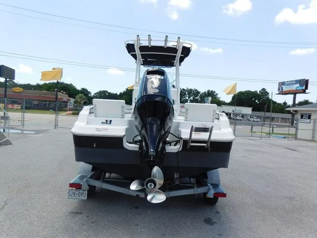 Slide: The Image of Wellcraft 202 Fisherman 2020 - 3