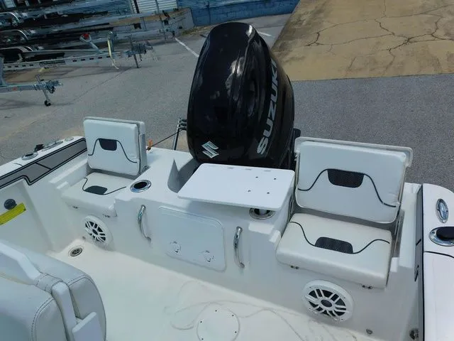 Slide: The Image of Wellcraft 202 Fisherman 2020 - 4