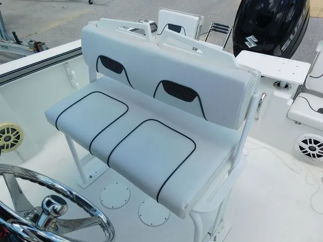 Slide: The Image of Wellcraft 202 Fisherman 2020 - 5