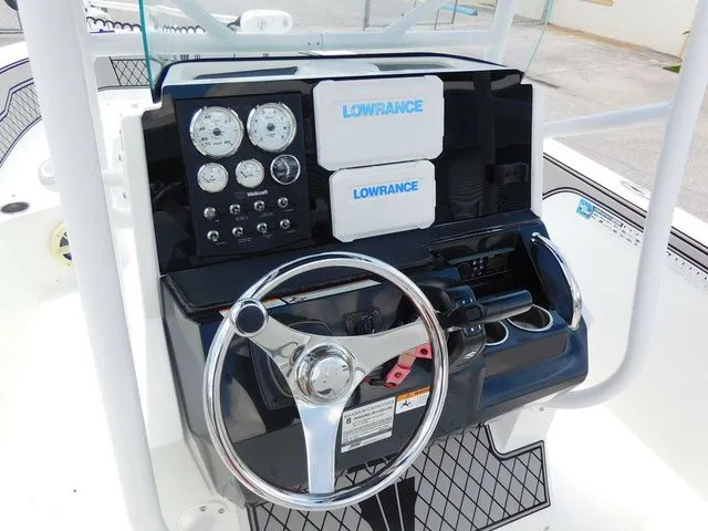 Slide: The Image of Wellcraft 202 Fisherman 2020 - 7