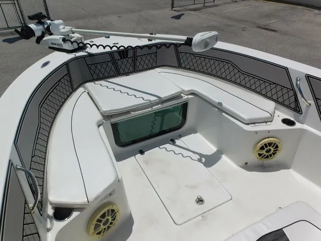 Slide: The Image of Wellcraft 202 Fisherman 2020 - 9