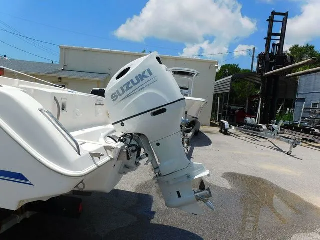 Slide: The Image of Wellcraft 216 Coastal 1996 - 4