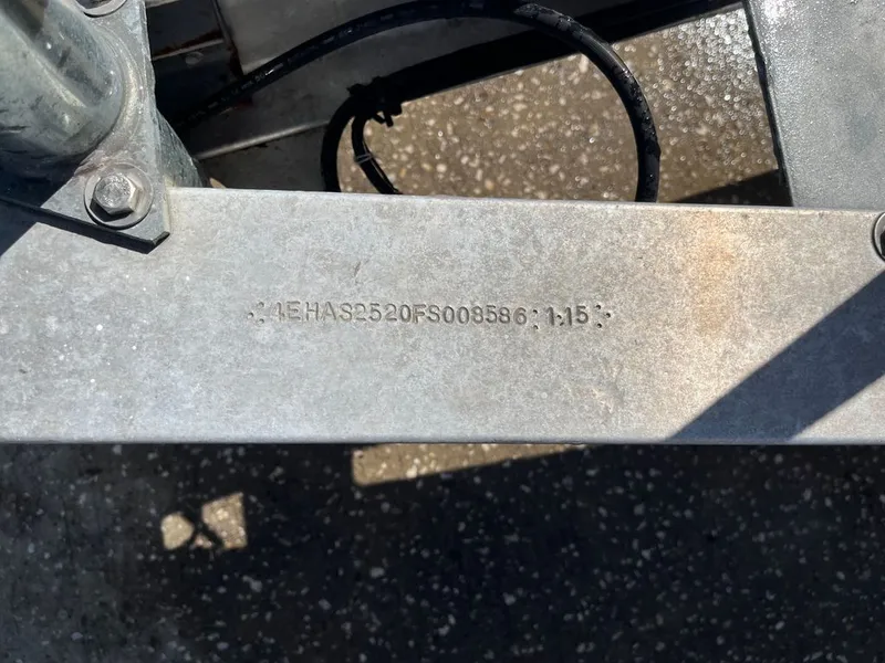 Slide: The Image of Glastron GS 249 2004 - 2