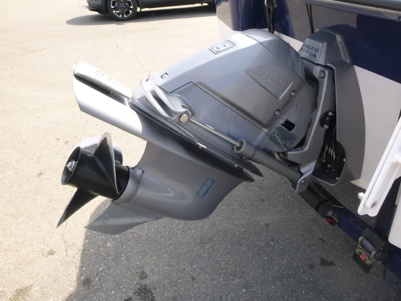 Slide: The Image of 2007 Four Winns 180 Horizon boat with Volvo Penta outdrive on a concrete surface. - 15