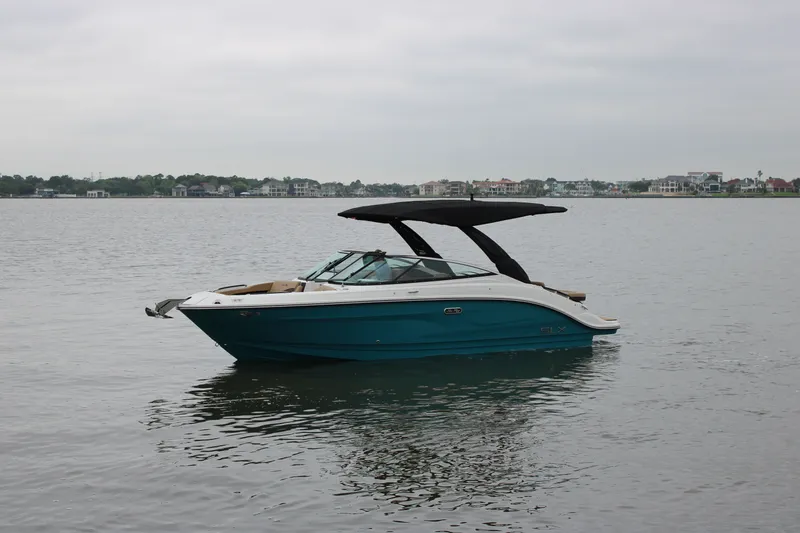 Slide: The Image of Sea Ray SLX 260 2026 - 16