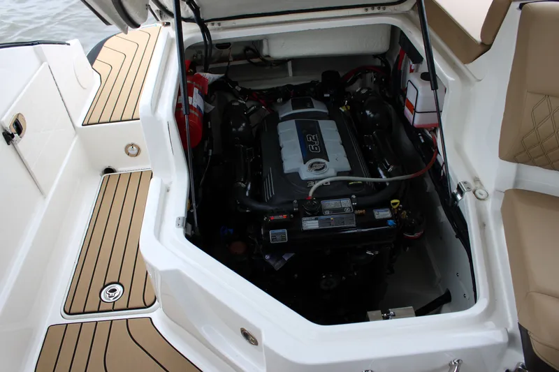 Slide: The Image of Sea Ray SLX 260 2026 - 20