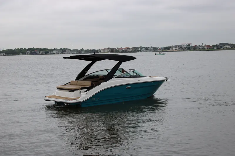 Slide: The Image of Sea Ray SLX 260 2026 - 7