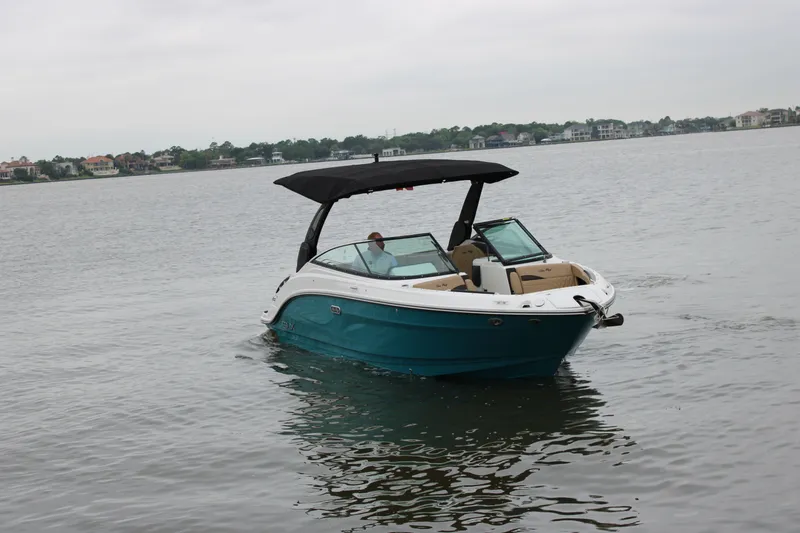Slide: The Image of Sea Ray SLX 260 2026 - 10