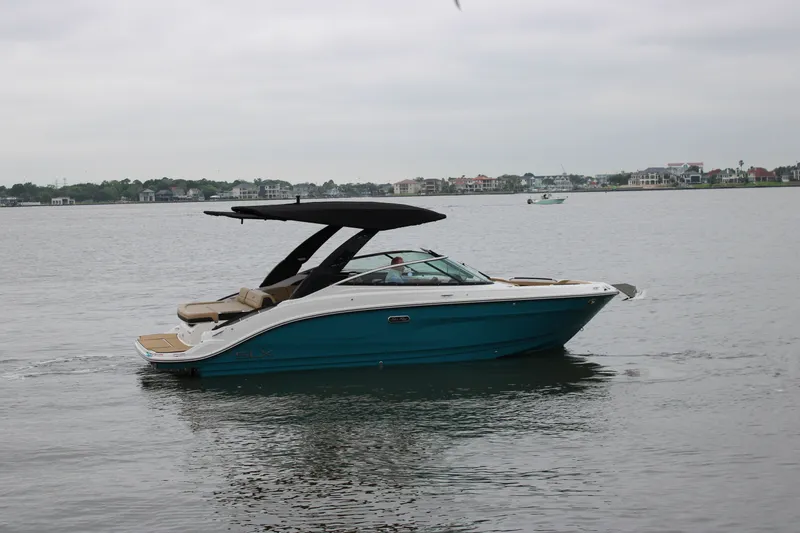 Slide: The Image of Sea Ray SLX 260 2026 - 9